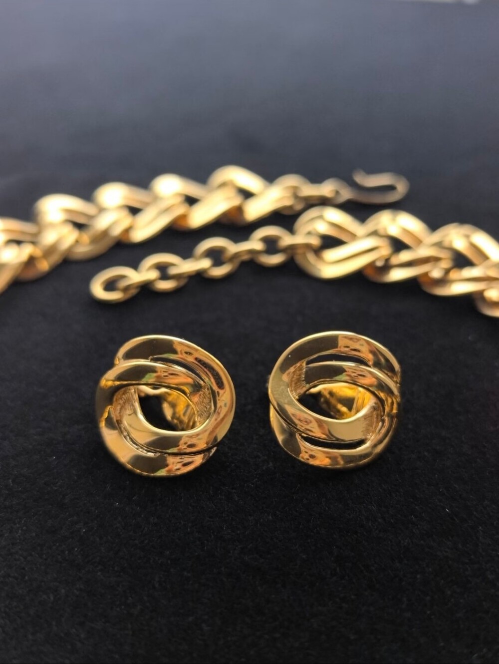 Monet Vintage Gold-Tone Chunky Chain Necklace & Stud Earring Set - Picture 11 of 14